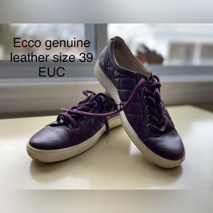 EUC Ecco quilted purple leather sneakers